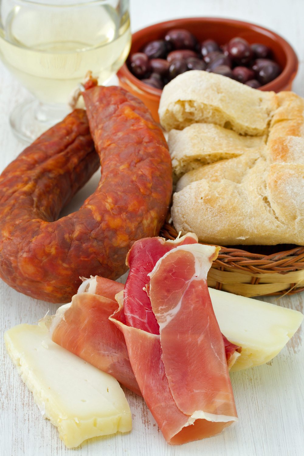 Portuguese bread and cheese - Portugal culinary | Portugalonline.com