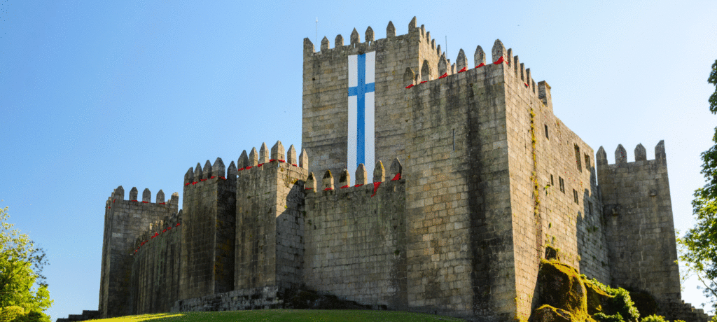 Guimaraes castle - Portugal | Portugal.com