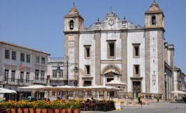 Evora square - Portugal