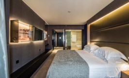 Porto Palacio Hotel bedroom - Portugal
