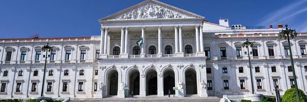 current form of government in portugal