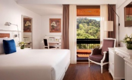 NH Sintra Centro bedroom