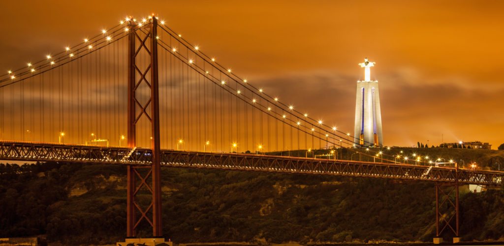 25 April bridge over Tagus river - Lisbon | Portugal.com