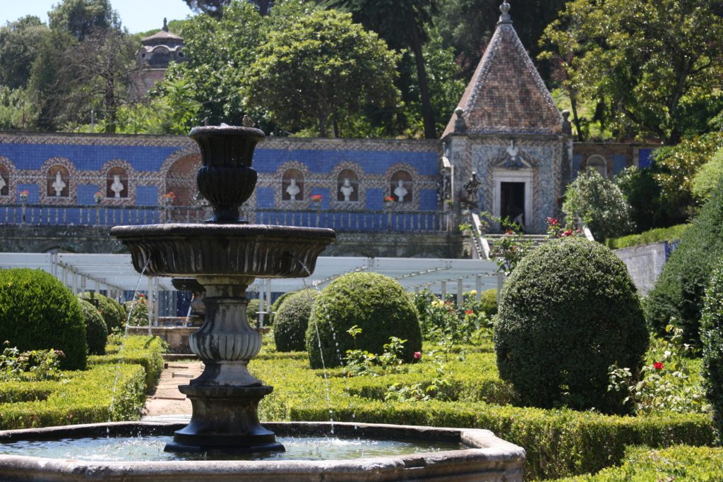 Palacio Fronteira fountain
