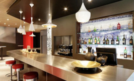hotel ibis porto gaia bar