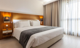hotel mercure lisboa portugal guestroom