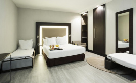 hotel novotel madrid center spain guestroom