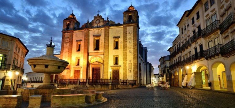 Evora